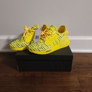 NWT Yellow Adidas NMD R1.V2 J 4.5